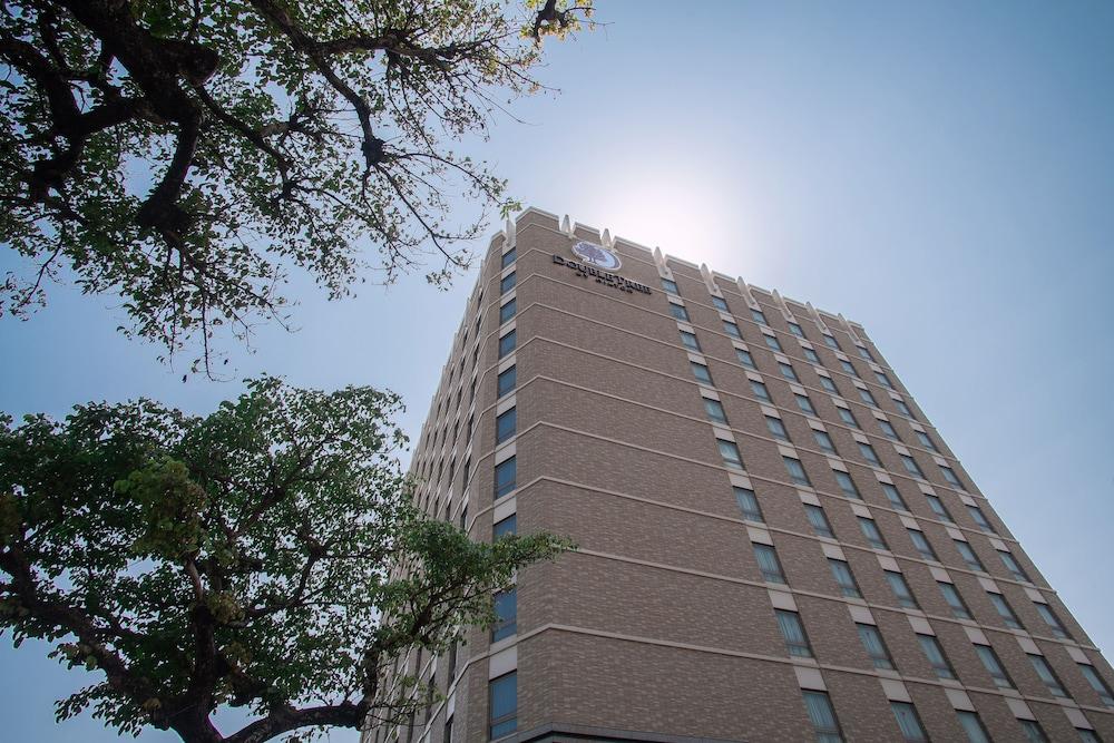 מלון Doubletree By Hilton נאהא מראה חיצוני תמונה