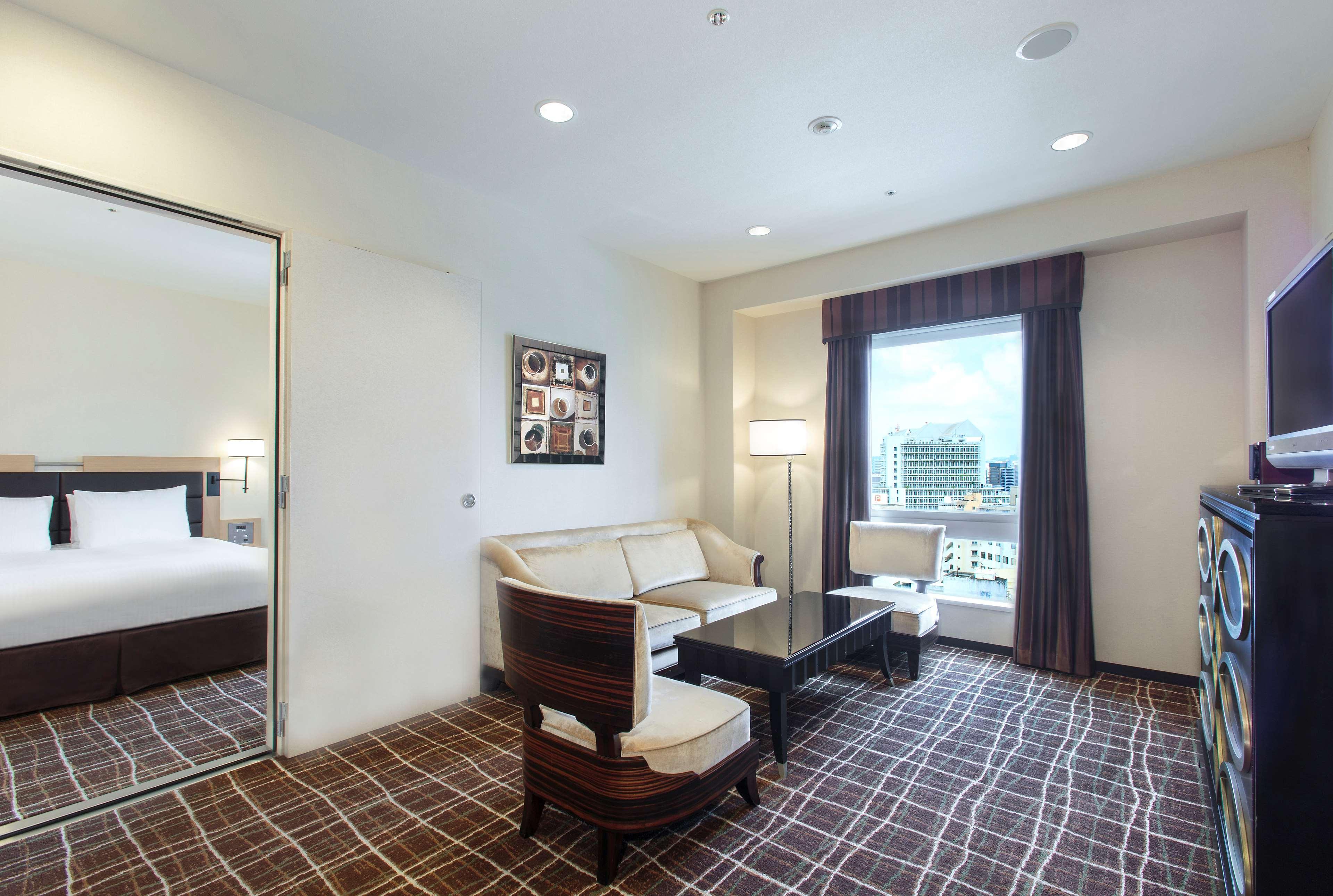 מלון Doubletree By Hilton נאהא מראה חיצוני תמונה