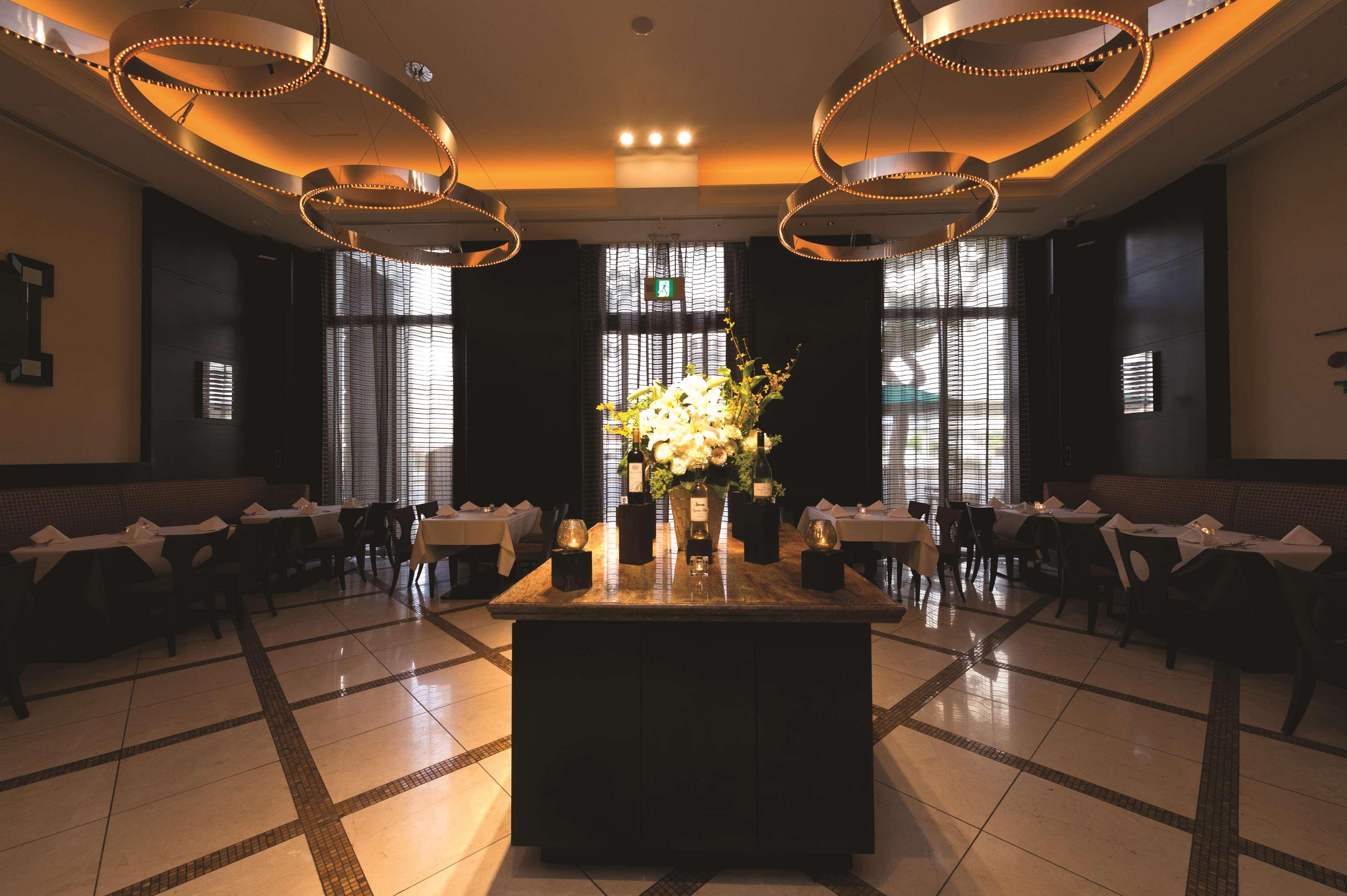 מלון Doubletree By Hilton נאהא מראה חיצוני תמונה