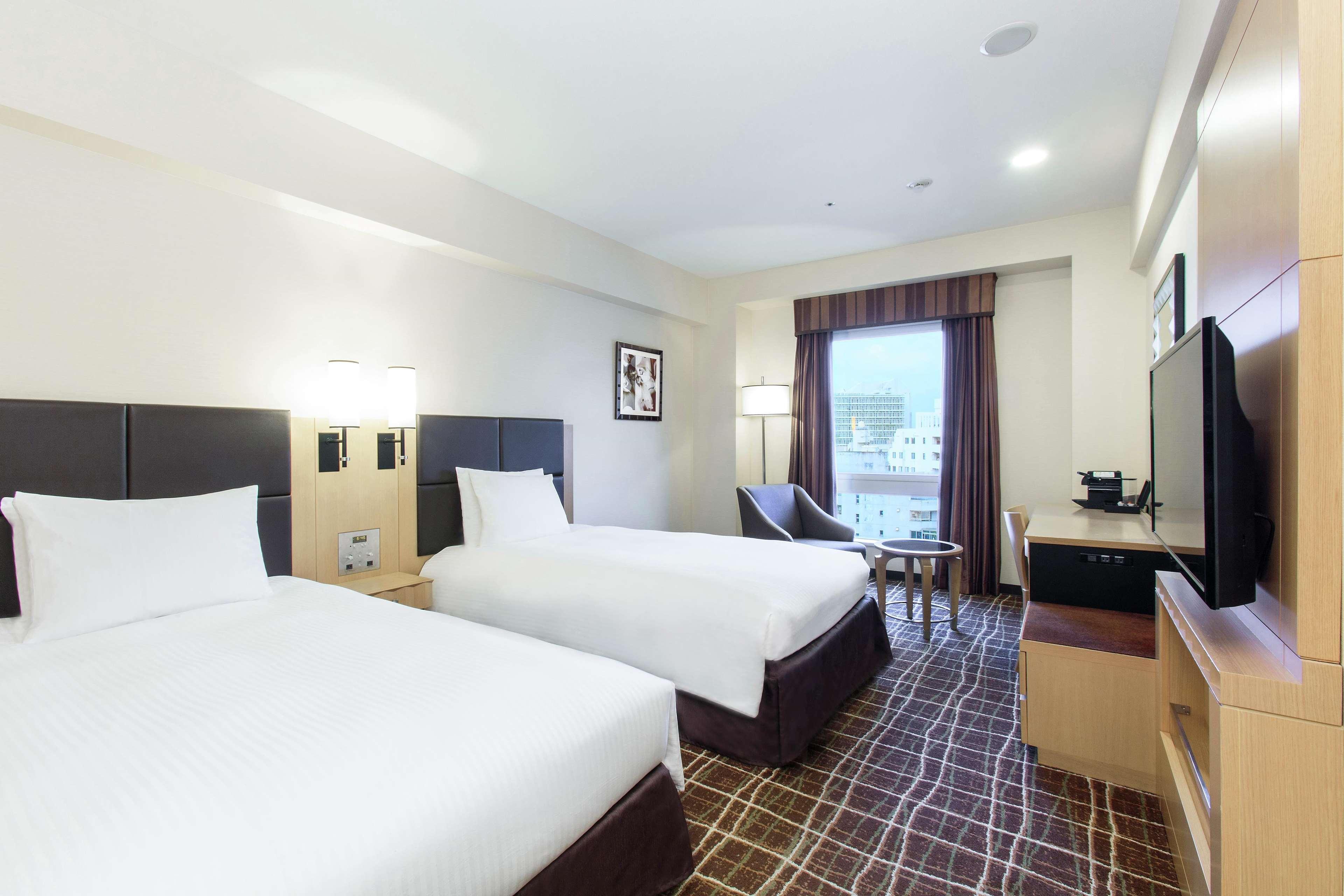 מלון Doubletree By Hilton נאהא מראה חיצוני תמונה