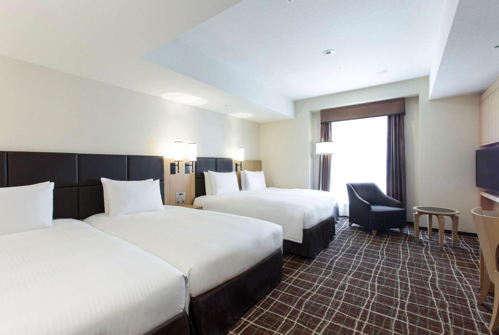 מלון Doubletree By Hilton נאהא מראה חיצוני תמונה