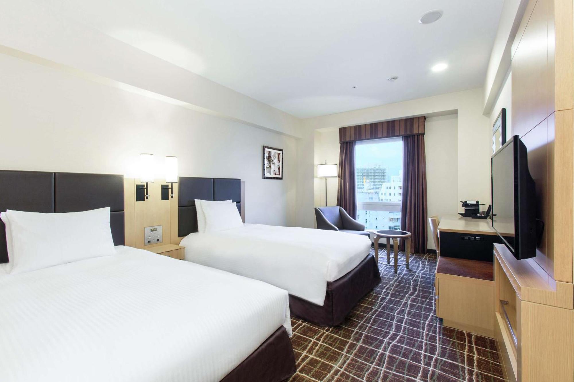 מלון Doubletree By Hilton נאהא מראה חיצוני תמונה
