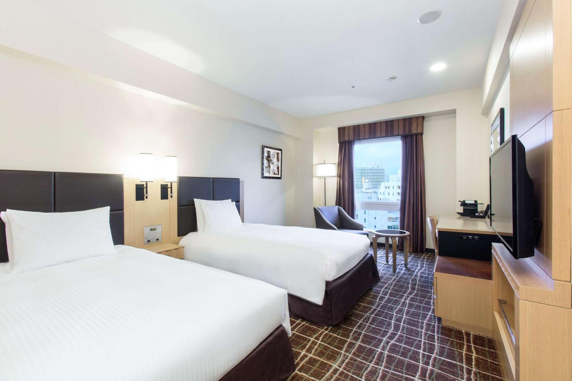 מלון Doubletree By Hilton נאהא מראה חיצוני תמונה