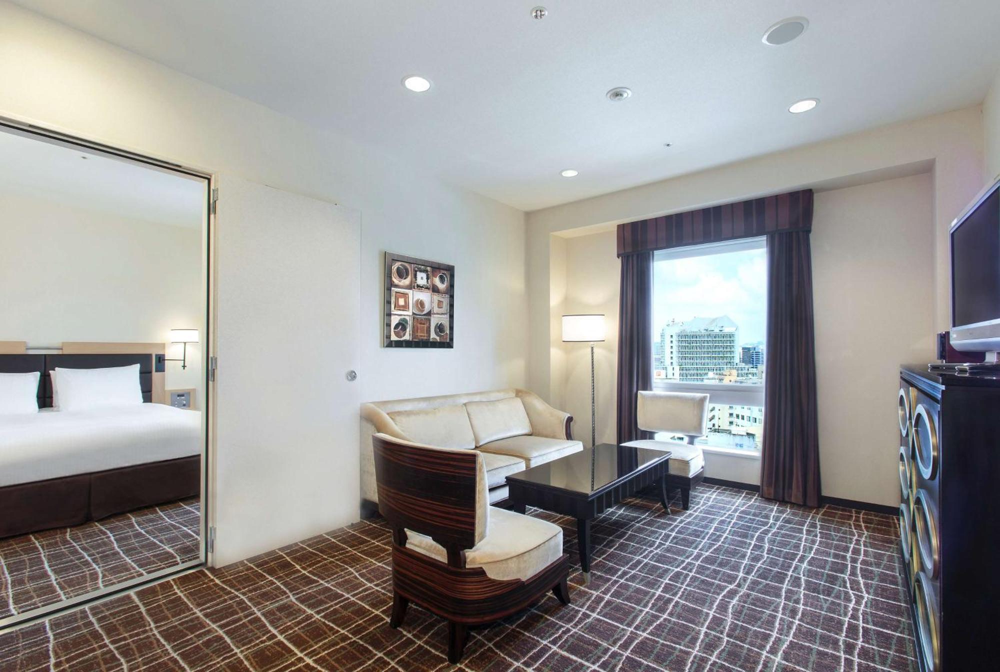 מלון Doubletree By Hilton נאהא מראה חיצוני תמונה