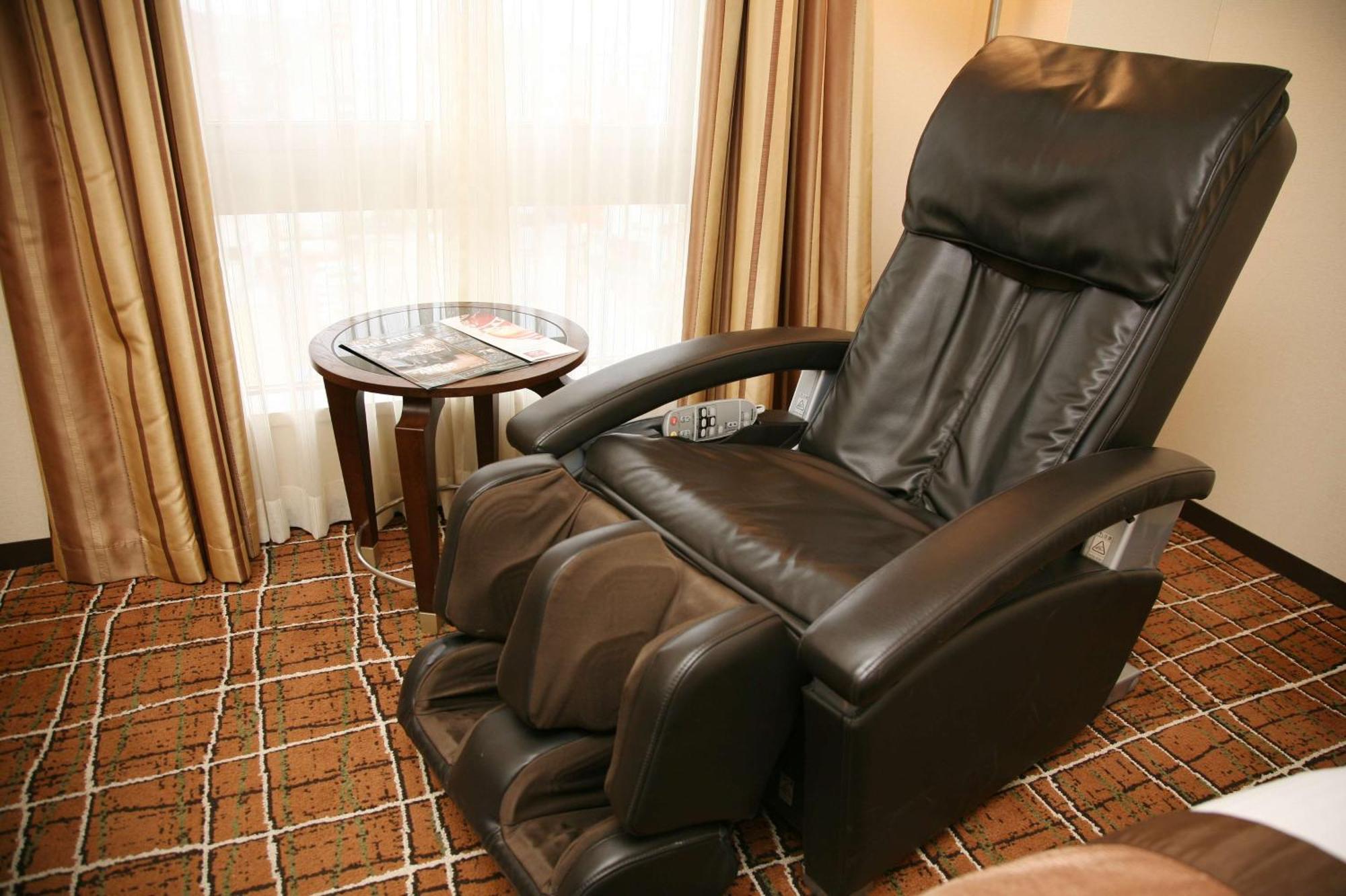 מלון Doubletree By Hilton נאהא מראה חיצוני תמונה