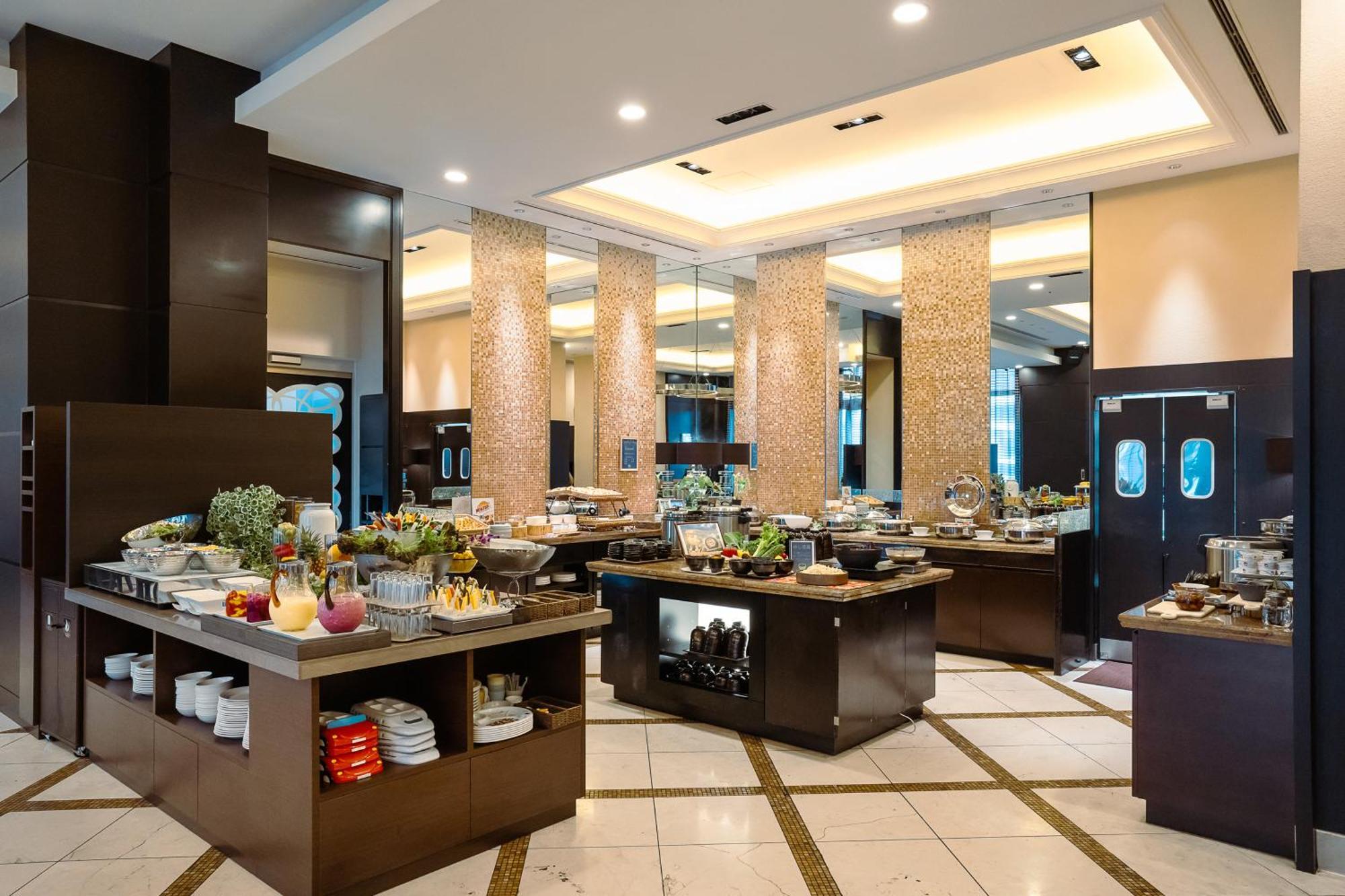 מלון Doubletree By Hilton נאהא מראה חיצוני תמונה