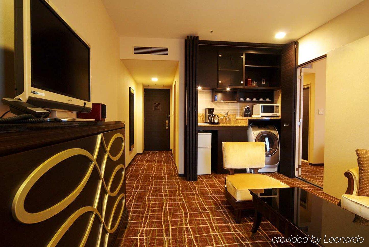 מלון Doubletree By Hilton נאהא מראה חיצוני תמונה