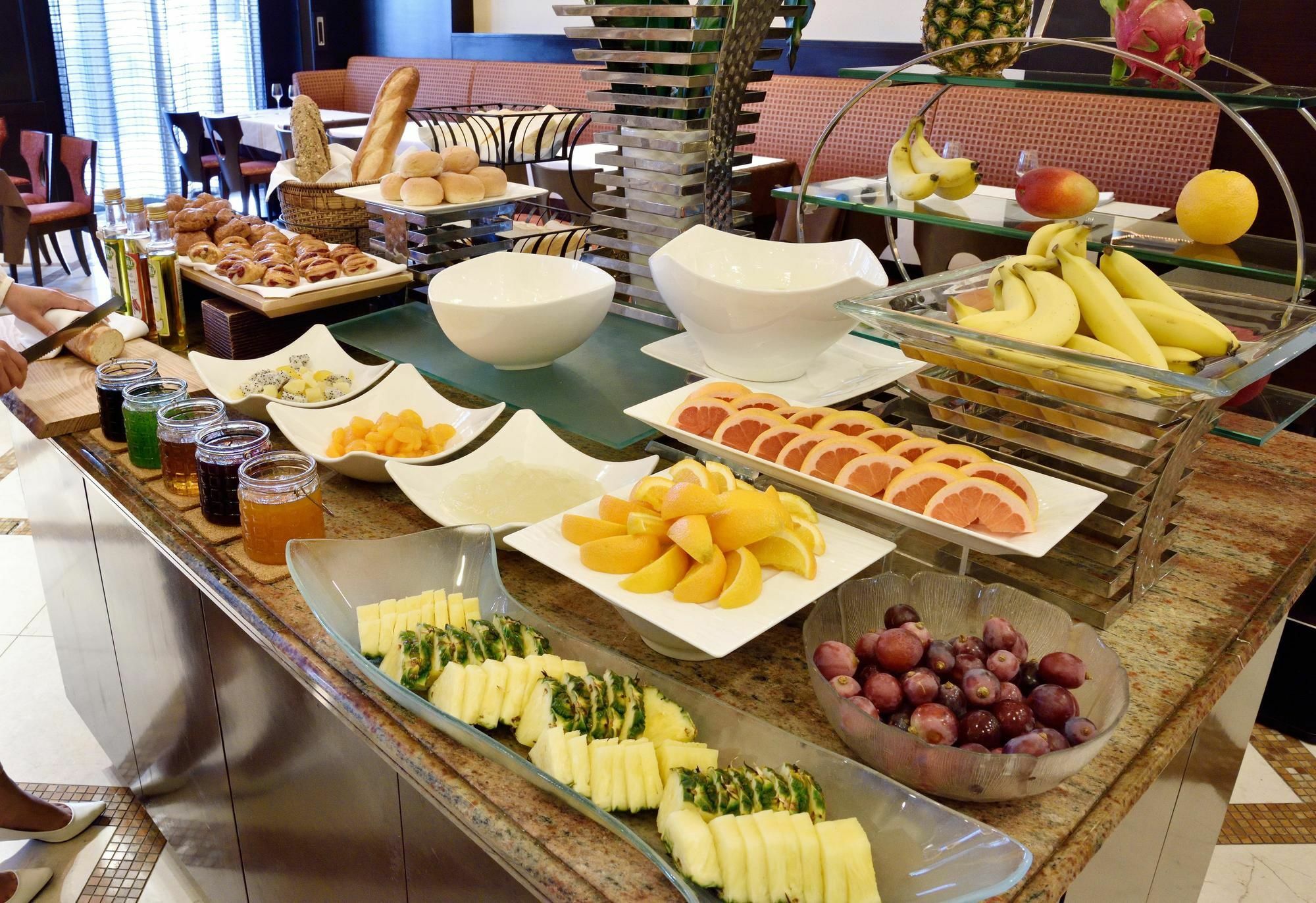 מלון Doubletree By Hilton נאהא מראה חיצוני תמונה